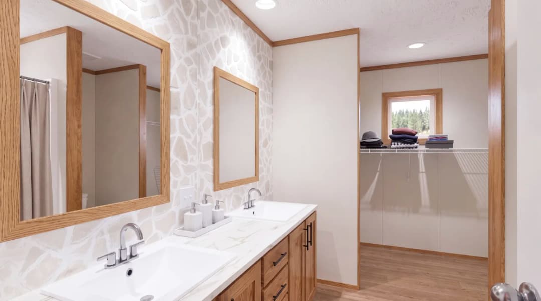 Explorer bathroom home features
