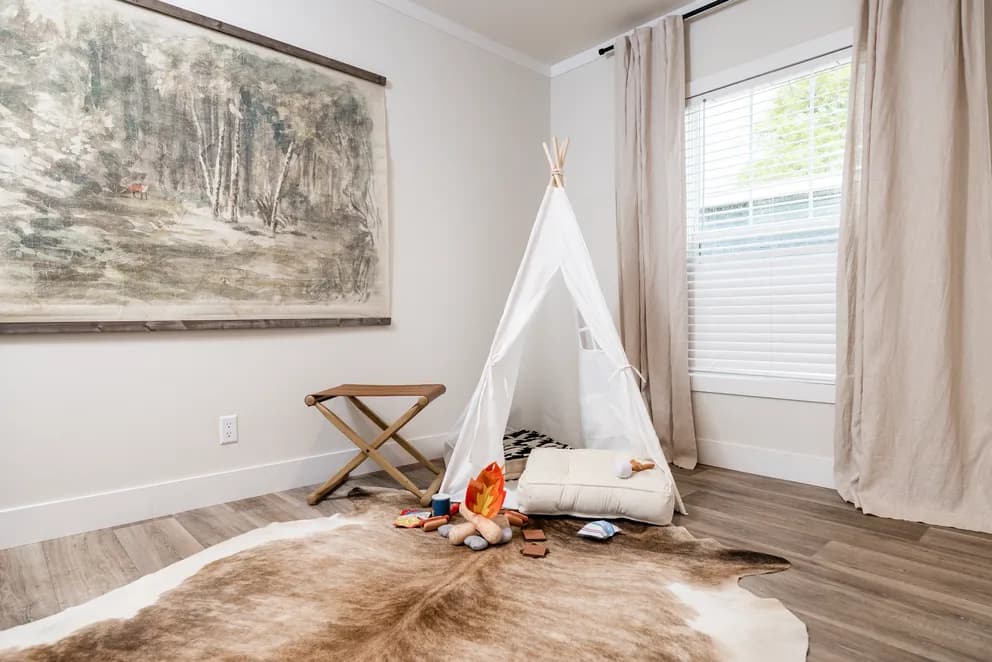 Shout interior home features