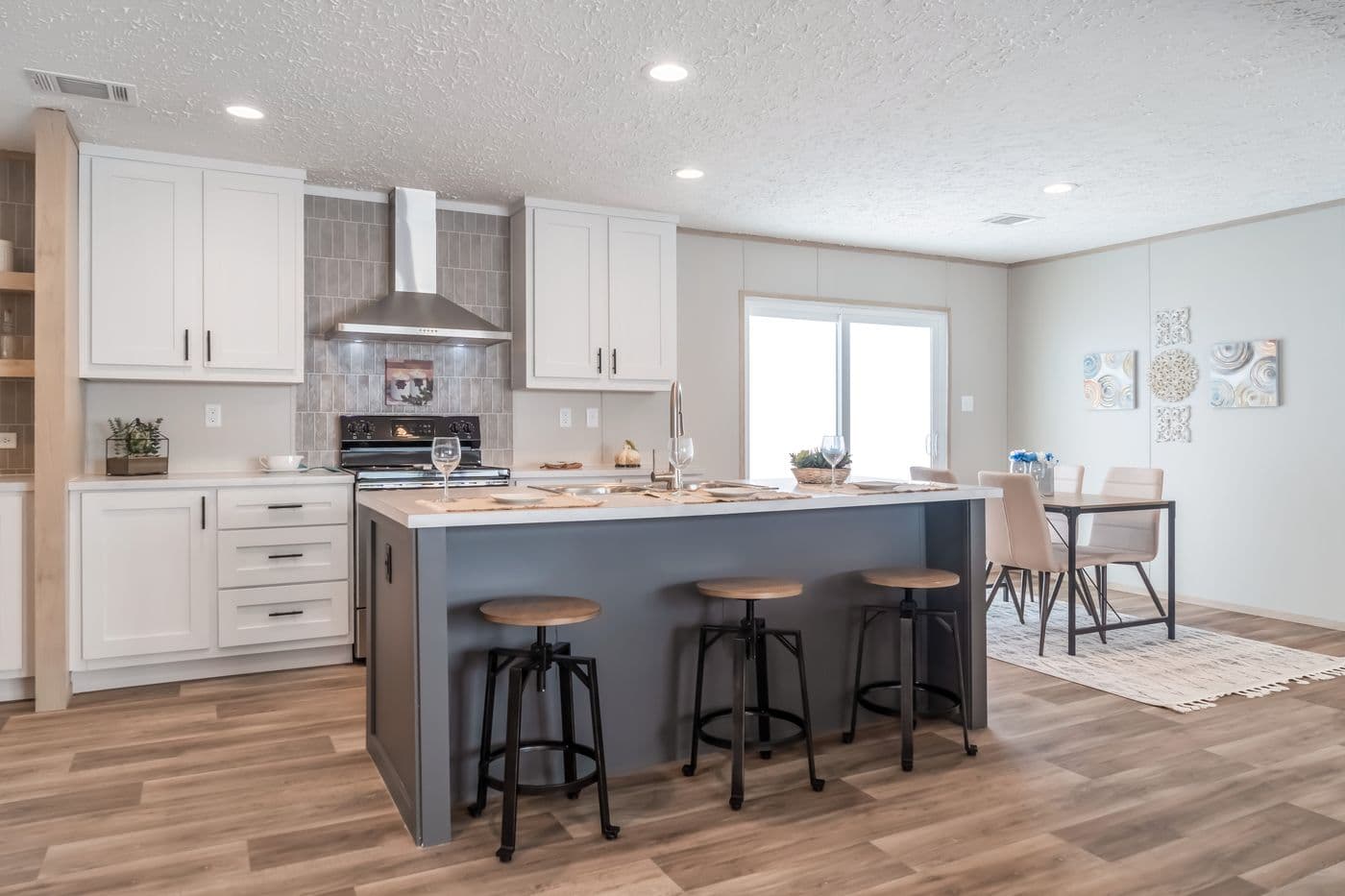 Rio kitchen home features